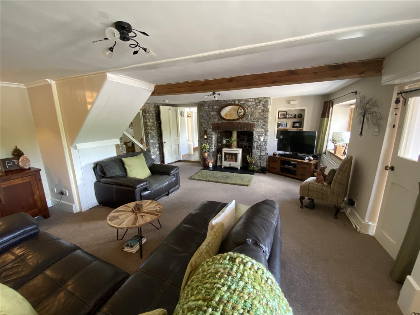 LOUNGE/DINING ROOM